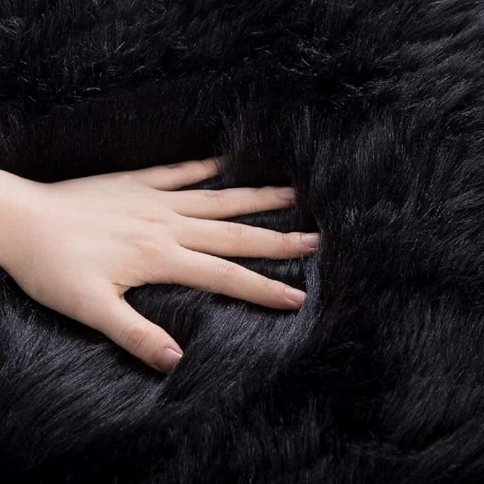 ORINOVA Black Fluffy Faux Fur Rug for Living Room Shag Circle Washable Area Rugs for Bedroom Round Rug 4ft Cute Room Décor