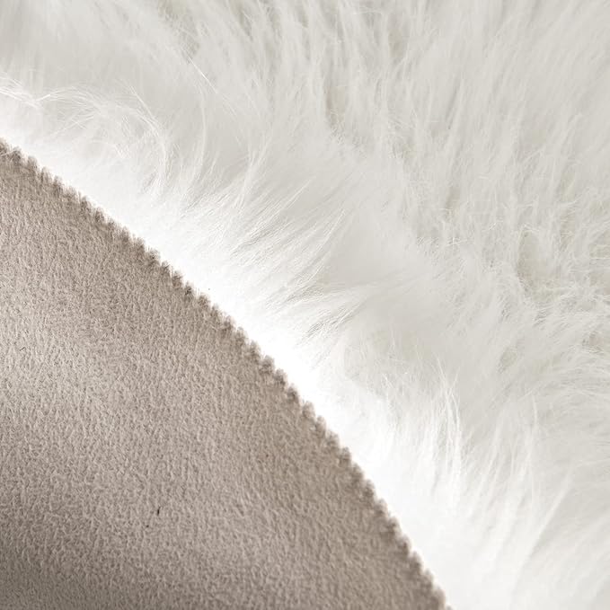 MIULEE Luxury Super Soft Fluffy Area Rug Faux Fur Plush Large Sheepskin Rug Decorative Christmas Shaggy Carpet for Bedside Sofa Floor Nursery 3 x 5 Feet, White