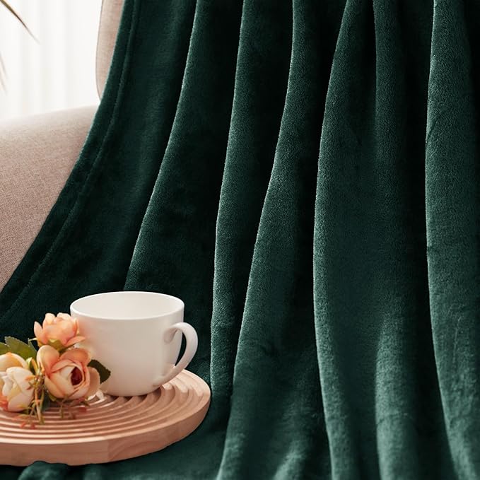 Exclusivo Mezcla Fleece Throw XL Blanket for Couch, Sofa, Super Soft and Warm Forest Green Blankets, All Season, Cozy, Plush, Lightweight, 50x70 Inches