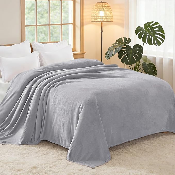 Exclusivo Mezcla Fleece Blankets Queen Size for Bed, Super Soft and Warm, All Season, Cozy, Plush, Lightweight, 90x90 Inches, Light Grey