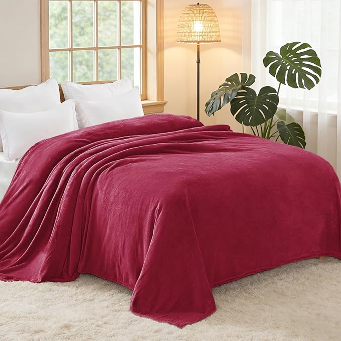 Exclusivo Mezcla Fleece Blanket Twin Size for Bed, Super Soft and Warm, All Season, Cozy, Plush, Lightweight, 90x66 Inches, Deep Red