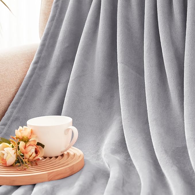 Exclusivo Mezcla Fleece Light Grey Throw Blanket for Couch, Sofa, Super Soft and Warm Blankets, All Season, Cozy, Plush, Lightweight, 50x60 Inches