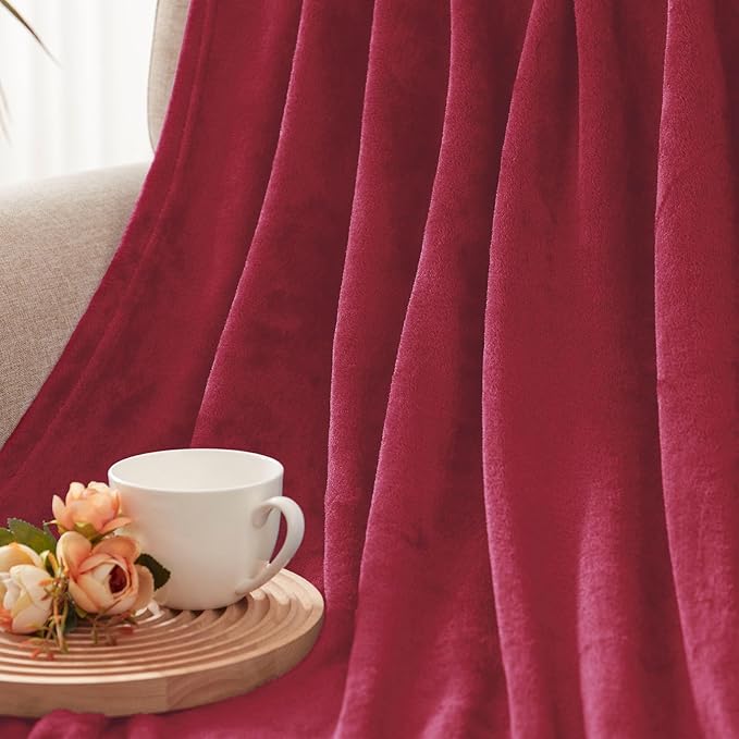 Exclusivo Mezcla Fleece Blanket Twin Size for Bed, Super Soft and Warm, All Season, Cozy, Plush, Lightweight, 90x66 Inches, Deep Red