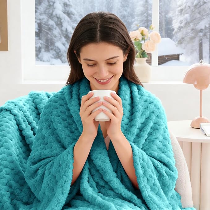 BEDELITE Fleece Blanket - 3D Jacquard Decorative Teal Throw Blankets for Couch & Bed, Soft and Cozy Warm Plush Fluffy Blanket All Seasons Suitable, 50x70Inches