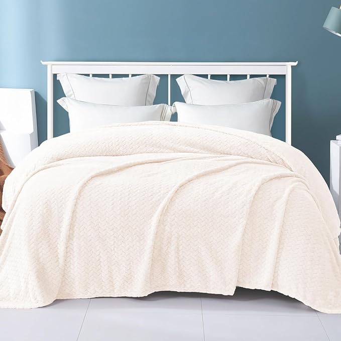 Exclusivo Mezcla Fleece King Size Blanket for Bed, 90x104 Inches Soft Cozy Jacquard Flannel Blankets, Lightweight Fuzzy Plush Warm for Women, Off White