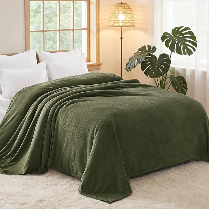 Exclusivo Mezcla Fleece Blanket King Size for Bed, Super Soft and Warm, All Season, Cozy, Plush, Lightweight, 90x104 Inches, Olive Green