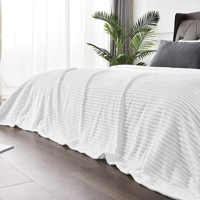BEDELITE Fleece Blanket King Size – 3D Ribbed Jacquard Soft and Warm Decorative Fuzzy Blankets – Cozy, Fluffy, Plush Lightweight Throw Blankets for Couch, Bed, Sofa(White, 108x90 inches)