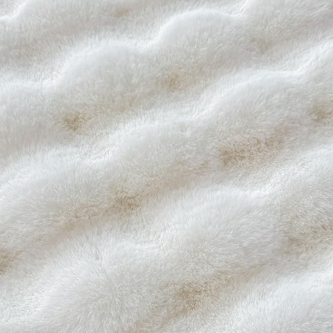 White Rabbit Plush Rug 6'x9', Fluffy Faux Fur Shaggy Area Rug for Nursery, Kids Room Decor, Soft Fuzzy Carpet for Living Room, Bedroom, Teen Girls Room