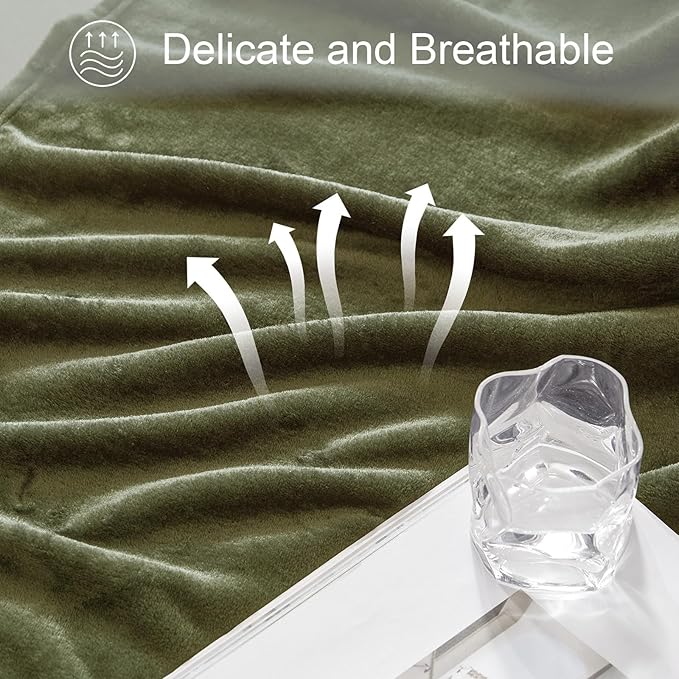 Exclusivo Mezcla Fleece Blanket Twin Size for Bed, Super Soft and Warm, All Season, Cozy, Plush, Lightweight, 90x66 Inches, Olive Green
