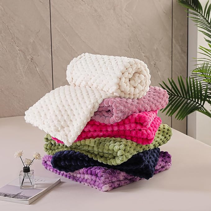 Exclusivo Mezcla Fleece Throw Blanket for Couch, Extra Large Fuzzy Ivory Bed Blankets, Soft Cozy Plush Sofa Throws for All Seasons, 50x70 Inches
