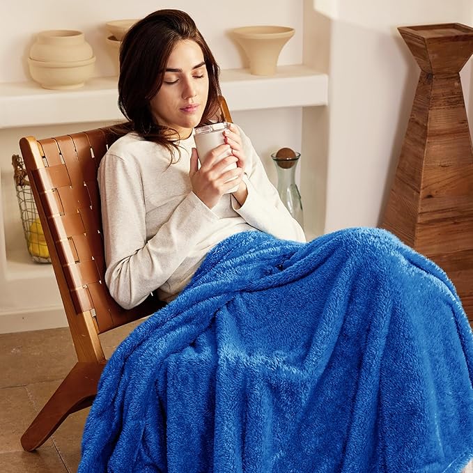 Exclusivo Mezcla Plush Fuzzy Fleece Bed Blanket Twin Size, Super Soft, Fluffy and Warm Blankets for Couch, Bed, All Season (Cobalt Blue, 90x66 inches)