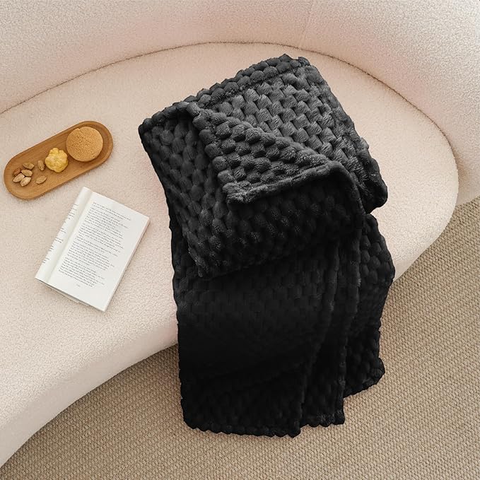 BEDELITE Fleece Blanket Throw XL for Bed Couch, 3D Jacquard Decorative Black Throw, Soft and Cozy Warm Plush Fuzzy Blanket All Seasons Suitable, 50x70Inches