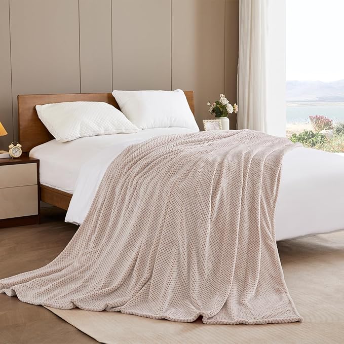 Exclusivo Mezcla Fleece Bed Blanket Queen Size, Super Soft and Warm Blankets for Couch, Sofa and Bed Waffle Textured, Cozy, Fuzzy and Lightweight (Heather Camel, 90x90 Inches)