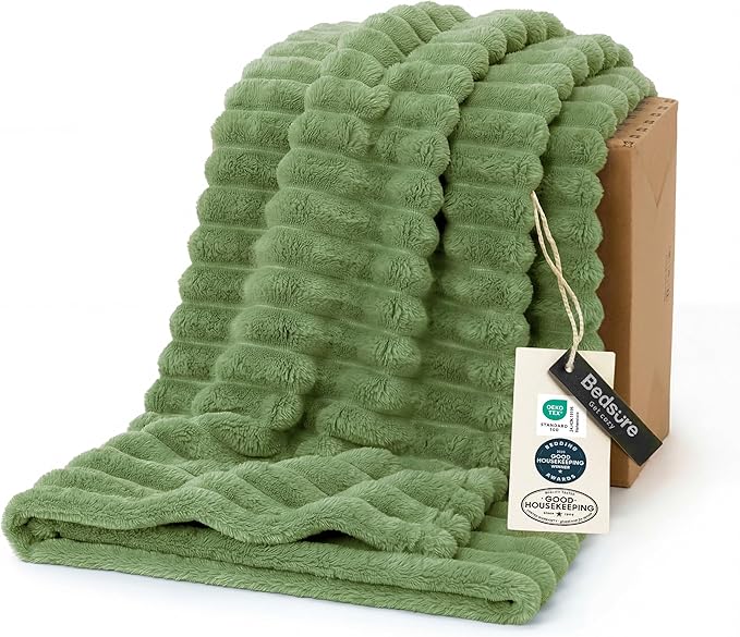 Bedsure GentleSoft Reseda Twin XL Blanket for Bed - Cozy Soft Blankets for Women, Cute Small Fleece Throws for Girls, Birthday Gifts for Women Decor Gifts for Mom, 66x90 Inches