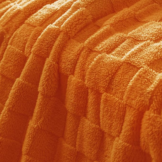 Exclusivo Mezcla King Size Flannel Fleece Blanket, Super Soft and Warm Lightweight Checkered Pattern Blanket for All Seasons, 90x104 Inches, Burnt Orange