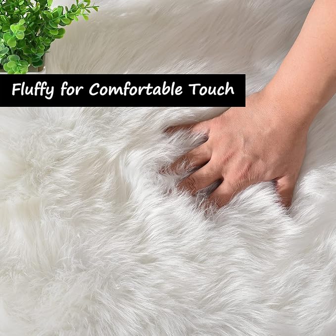 Goolela White Fluffy Fuzzy Rug 3x5 Faux Fur Sheepskin Rug for Bedroom Bedside Furry Carpet for Living Room Soft Rectangle