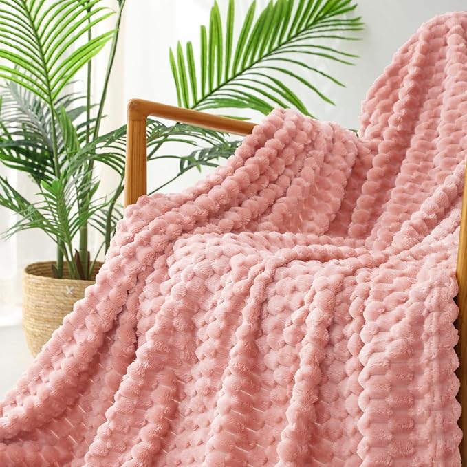 Exclusivo Mezcla Fleece Twin Blanket for Bed, Extra Large Fuzzy Dusty Pink Bed Blankets, Soft Cozy Plush Sofa Throws for All Seasons, 90x66 Inches