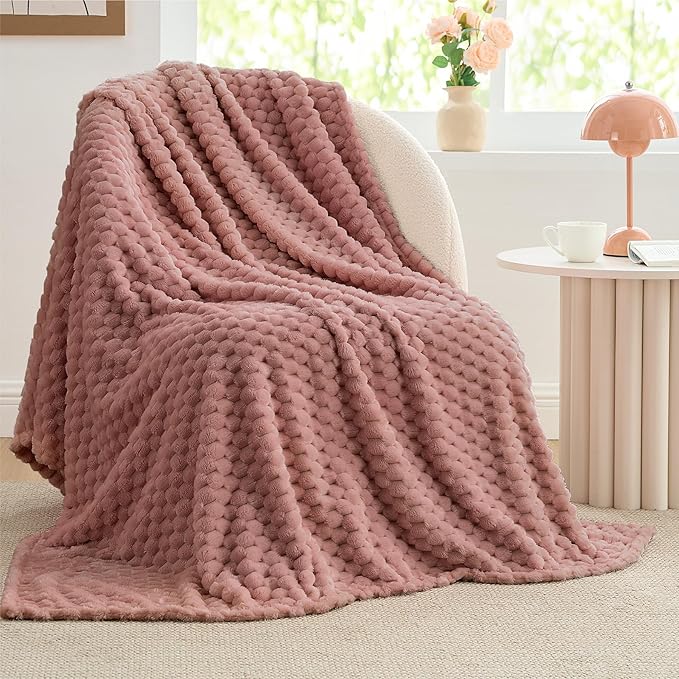 BEDELITE Fleece Twin Blanket for Couch & Bed - 3D Jacquard Decorative Dusty Pink Blankets, Super Soft and Cozy Warm Fuzzy Blanket All Seasons Suitable, 50x60Inches