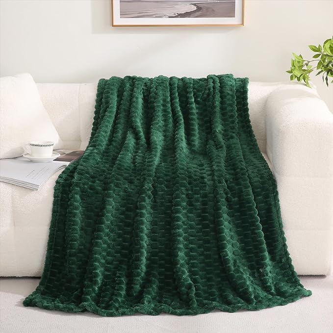 Puncuntex Dark Green Throw Blanket 108"×90" inches Fuzzy 3D Jacquard Decorative Flannel Fleece Super Soft Plush Cozy Blanket for Couch Sofa Chair Lightweight