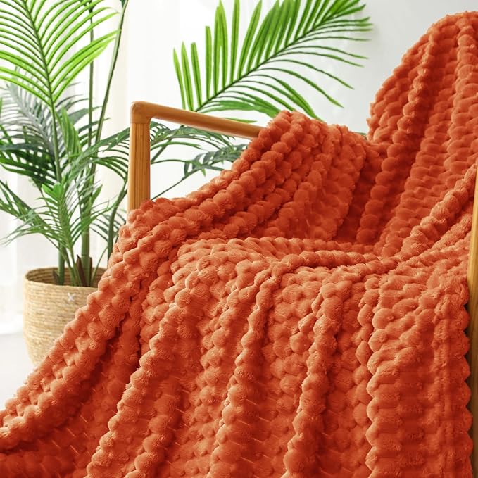 Exclusivo Mezcla Fleece Throw Blanket for Couch, Extra Large Fuzzy Burnt Orange Bed Blankets, Soft Cozy Plush Sofa Throws for All Seasons, 50x70 Inches