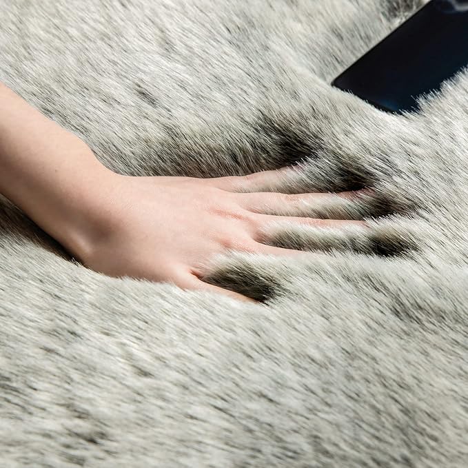 Ashler HOME DECO Soft Fox Faux Fur Chair Couch Cover Area Rug for Bedroom Floor Sofa Living Room Green White 2 x 2.8 ft