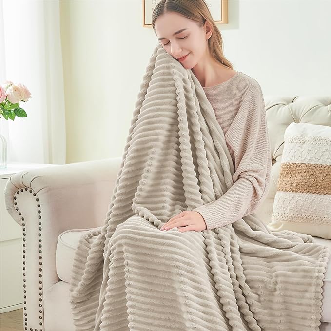 BEDELITE Fleece Blanket King Size – 3D Ribbed Jacquard Soft and Warm Decorative Fuzzy Blankets – Cozy, Fluffy, Plush Lightweight Throw Blankets for Couch, Bed, Sofa(Linen, 108x90 inches)