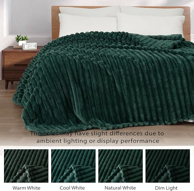 Exclusivo Mezcla Fleece Throw Blanket for Couch, Super Soft Striped Jacquard Bed Blanket, Lightweight Fuzzy Cozy for All Seasons, 50x60 Inches, Forest Green