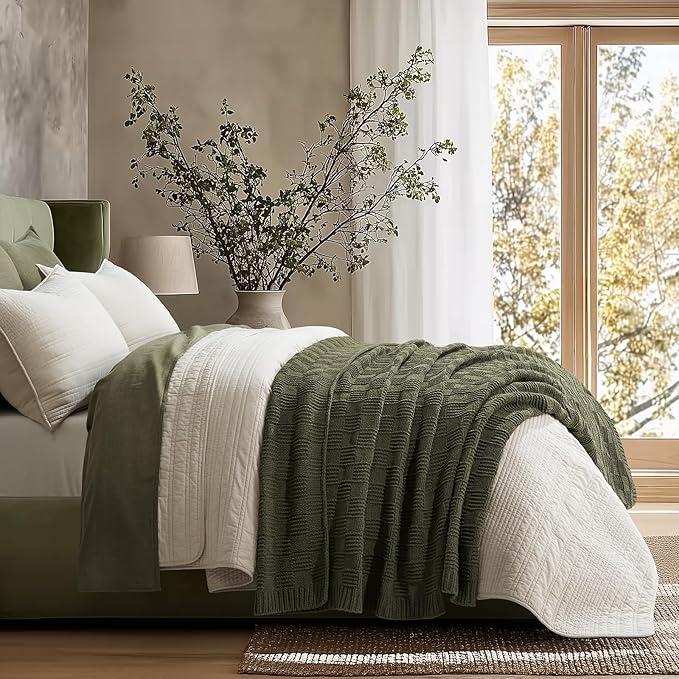 EVERGRACEHOME Modern Checkered Chenille Throw Blanket, Soft Cozy Plaid Knitted Blanket for Sofa & Couch, Decorative Knit Throw for Bed and Living Room, Olive Green, 60" x 80"
