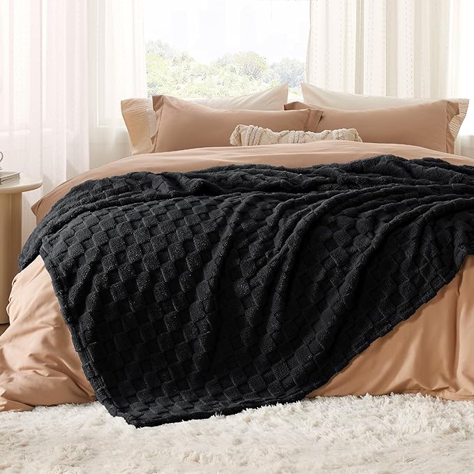 Bedsure GentleSoft King Size Blanket for Bed - Super Soft Cozy Blankets for Kids Girls, Large Fuzzy Fleece Throw for Bedroom Decor, Black,108x90 Inches