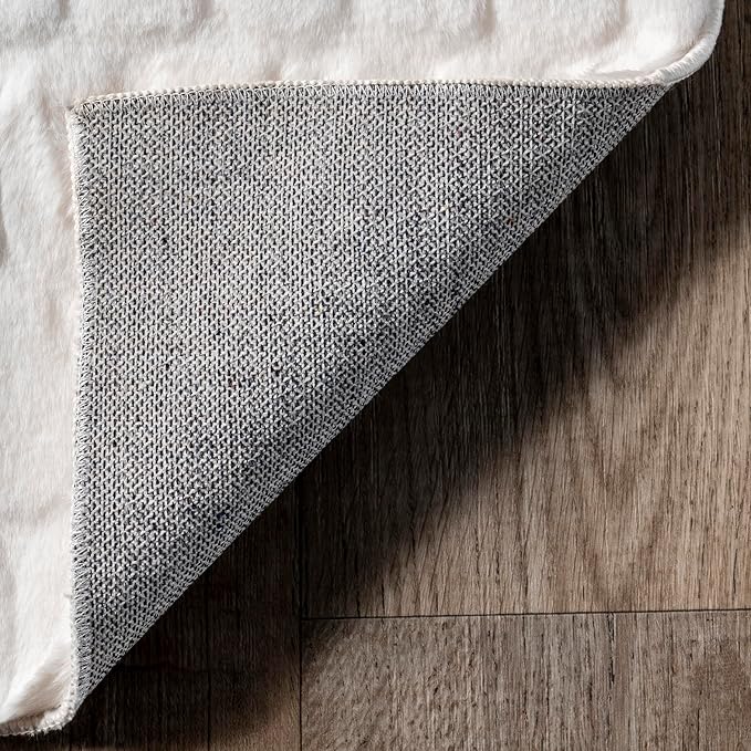 Nuloom Nia White/Ivory, 3'9" x 6', Cozy Shag, Fluffy and Soft, High Traffic, Stain Resistant, Easy Clean, Durable Machine Washable Area Rug for Bedroom, Living Room, Dining, Den, Foyer, Entryway