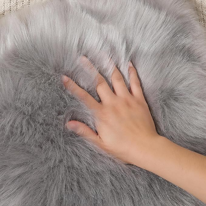 linmopm Faux Fur Rug Sheepskin Shag Fluffy Fuzzy Grey 2x3 ft Small Rugs for Bedroom Bedside Bed Floor Living Room Plush High-Density Cushion Carpet Super Sofa Cover