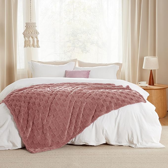 Bedsure GentleSoft Dusty Pink Throw Blanket for Couch - Checkered Fleece Blankets Gifts for Women Kids Girls, Cute Soft Cozy Throw for Bedroom Home Decor Gifts, 50x60 Inches