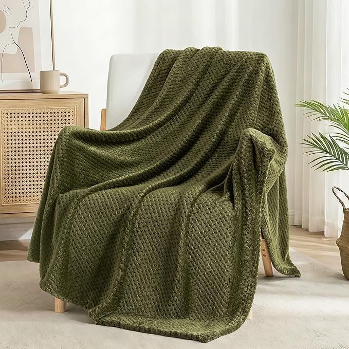 Exclusivo Mezcla Fleece Bed Blanket Queen Size, Super Soft and Warm Blankets for Couch, Sofa and Bed Waffle Textured, Cozy, Fuzzy and Lightweight (Olive Green, 90x90 Inches)