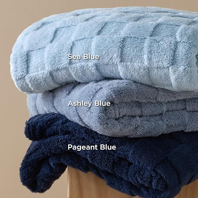 Bedsure GentleSoft Navy Blue Throw Blanket for Couch - Checkered Fleece Blankets Gifts for Kids Girls, Cute Soft Cozy Throw for Bedroom Home Decor Gifts, 50x60 Inches
